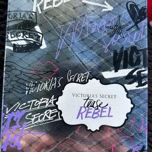 BNWT VS Tease Rebel 3.4oz Eau de Parfum